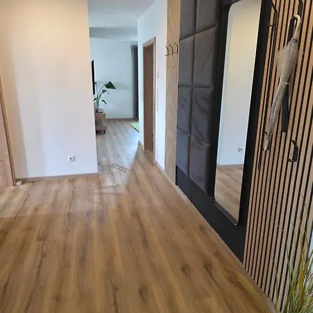 Engel 公寓 *